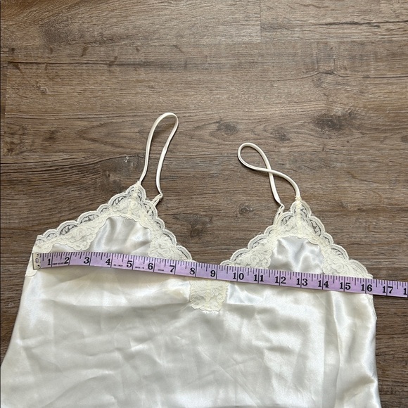 80s White Silky Lace Trim Camisole - Picture 7 of 9